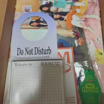 Newjeans 23 Season s Greetings Box Memo Paper Poster