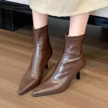 Нежная красота бога белые заостренные короткие сапоги на высоком каблуке женские осенние тонкие мягкие кожаные тонкие сапоги 35