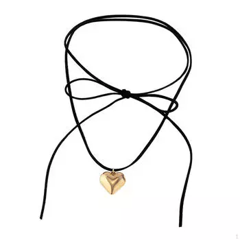 Нежное многослойное колье с подвеской в виде сердца золотой