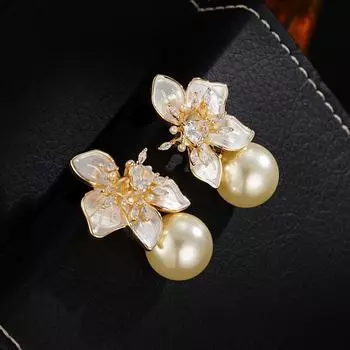 Нежные бусины-бабочки в гонконгском стиле, модные серьги, трехмерные цветы, изысканные серьги, темпераментные, легкие, роскошные, высококачественные серьги слоновая кость