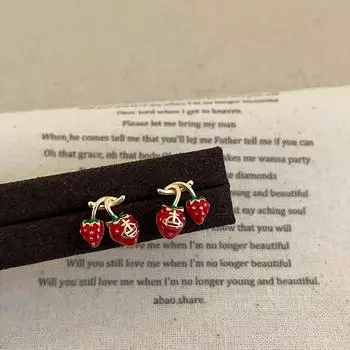 Нежные и сладкие масляные капельки Планета Клубника Серьги-гвоздики Женские Нишевые Дизайн Чувство Личности Мода Изысканные Универсальные Серьги