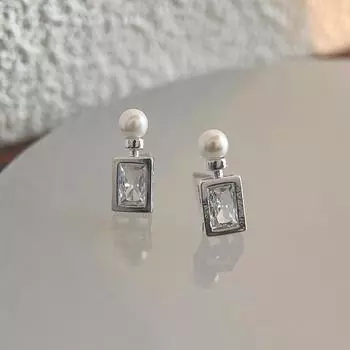 Нежные легкие роскошные серьги-гвоздики в форме флакона духов с искусственным жемчугом, женская мода, темперамент, ниша, блестящие серьги из кубического сахара с цирконием