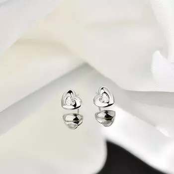 Нежные серьги Love, высококачественные серьги для женщин с темпераментом, нишевый дизайн, легкие, роскошные, универсальные, новые