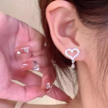 Нежные сверкающие серьги-гвоздики Love Fringed из циркония, женские легкие, роскошные, темпераментные, милые, полые серьги в форме сердца для девочек