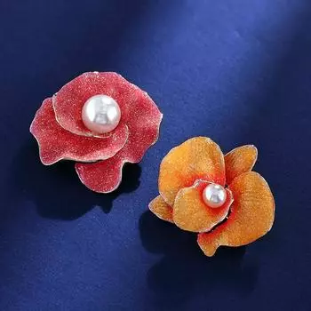 Нежный песочный цвет капает масло цветок брошь женская личность жемчужная брошь анти-свет булавка костюм аксессуары