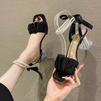 Нежный стиль модные туфли на высоком каблуке женские летние 2024 новые жемчужные ремешки сказочный стиль толстый каблук темперамент модные босоножки 34 чёрный