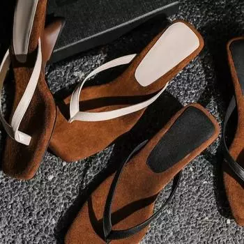 Niche design beach flip-flops 2025 summer new wear flat bottom comfortable toe casual Roman sandals tide 35