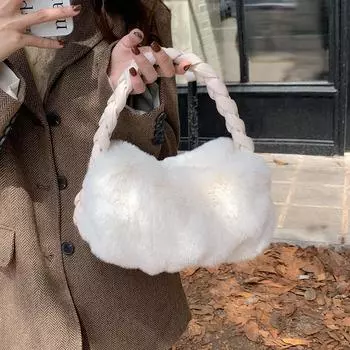 Niche Design Cloud Bag Fur Handbag for Women s New Winter Style Versatile Texture Fluffy Handbag