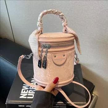 Niche Design Hand-Carried Bucket Bag Women S Premium Texture Commuter Shoulder Bag Retro Versatile Messenger Bag серебряный