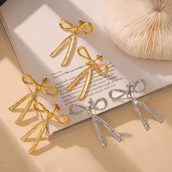 Niche Design Sense Light Роскошные серьги-гвоздики в виде банта Новые серьги из титановой стали для поездок на работу Женские простые серьги с сохранением цвета