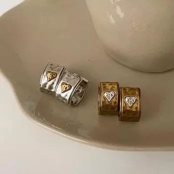 Niche Design Sense Retro Old Love Ear Buckle Female Personality Unique Exquisite Elegant Fashion Versatile Earrings