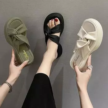 Niche design thick-bottomed cool slippers women s 2025 summer new muffin one-word drag casual versatile beach slippers 35