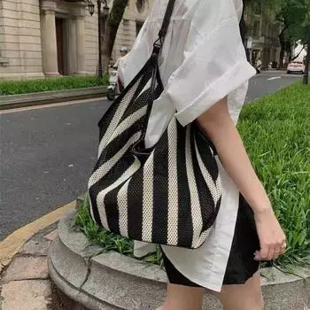 Niche Hollow Woven Bag Women 2025 New Large Capacity Tote Bag Idle Style Shoulder Bag Portable Shopping Bag Black