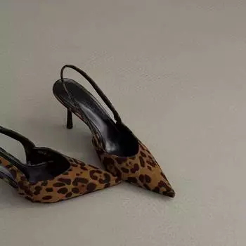 Niche leopard print high heels women s spring and summer 2025 new retro temperament elegant thin heel pointed sandals 34 светло-коричневого