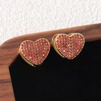 Niche Light Роскошные серьги-сердечки с бриллиантовой инкрустацией для женщин Модные универсальные серьги-вкладыши в стиле ретро в форме сердца