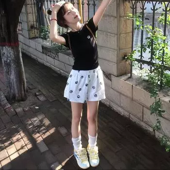 Niche Милые шорты с принтом собачьих лапок для женщин на лето Новые свободные широкие повседневные спортивные брюки с высокой талией А-силуэта с пятью точками S белый