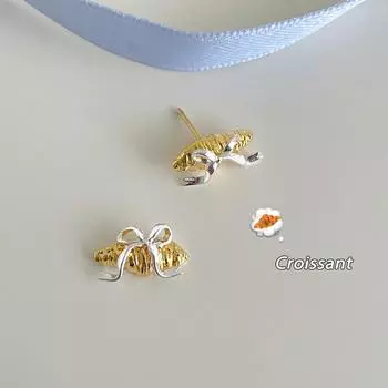 Niche retro style croissant earrings women s exquisite sweet silver needle bow earrings autumn earrings 925 silver needle
