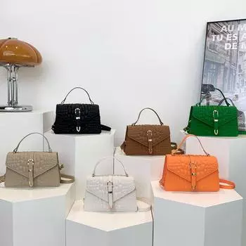 Niche Shoulder Bag Fashionable Casual and Beautiful Personality Summer Korean Version Retro Commuter Crossbody Small Square Bag Women