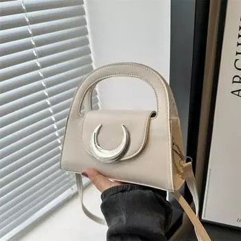 Niche shoulder bag women s commuter small square bag 2024 is popular this year, foreign style portable spring and summer new beautiful messenger bag чёрный