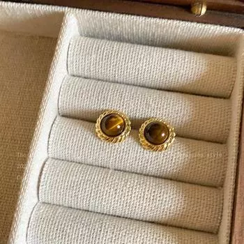 Niche Style Gold Women s Retro Hong Kong Style Fancy Stud Earrings Pair of Round Tiger Eye