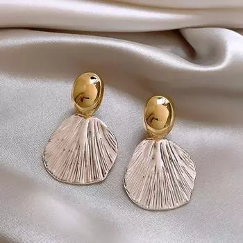 Niche Style Metal Texture Unique Female Fall and Winter Elegant Shell (Main picture) Metal shell