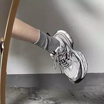 Niche versatile silver dirt-resistant thick-soled dad shoes women s autumn new models show small and light casual sports shoes 35