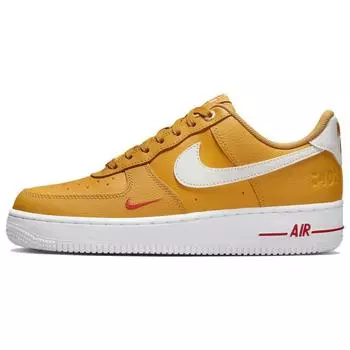 Nike Air Force 1 07 SE 40th Anniversary — женские кроссовки желтой охры с золотым парусом, белые DQ7582-700 37.5