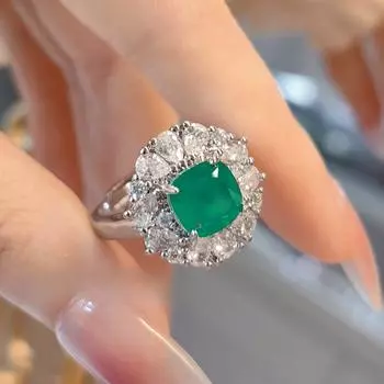 Ниша High-End Классический дизайн Моделирование с хлопковым изумрудным кольцом Ретро Цветное сокровище Темперамент Роскошные женщины Adjustable Opening