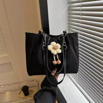 Нишевая дизайнерская сумка для поездок на работу, женская корейская версия, большая вместительная сумка через плечо 2024 года, осенне-зимняя новая маленькая свежая сумка-тоут чёрный