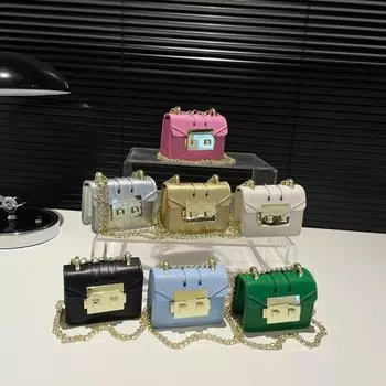 Нишевая модная мини-сумка с цепочкой, женская 2024, новая корейская простая маленькая квадратная сумка, высококачественная сумка-мессенджер чёрный