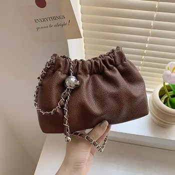 Нишевая модная сумка женская 2024 осень новая сумка-мессенджер модная и простая сумка через плечо цепочка повседневная сумка-ведро чёрный