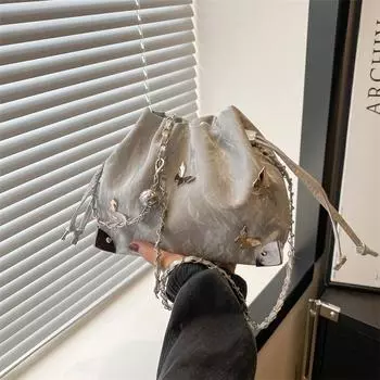 Нишевая сумка женская летняя 2024 новая простая популярная сумка через плечо модная ретро сумка-ведро сумка для поездок на работу белый