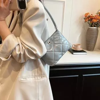 Нишевый дизайн, популярная маленькая сумка с бриллиантовой цепочкой, женская летняя мода 2024 года, простая сумка-ведро, текстурная сумка через плечо розовый