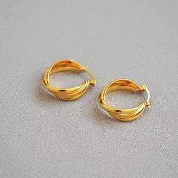 Нишевый дизайн, простая латунь, позолоченный 18-каратный витой круг, холодный темперамент, универсальные серьги-кольца, серьги-гвоздики