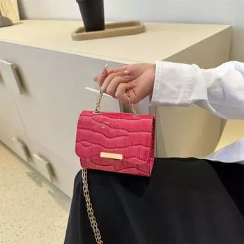 Нишевый дизайн, высококачественная цепочка с узором под крокодила, маленькая женская сумка на лето 2024 года, новая модная универсальная сумка через плечо розы красного