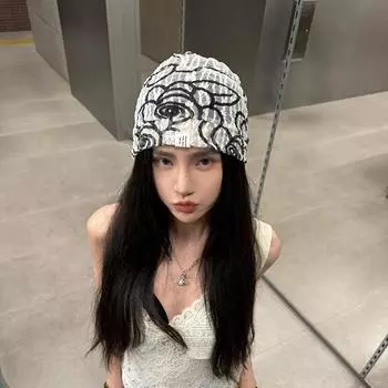 Нишевый Дизайнерский Чувственный Розовое Кружево Холодная Шляпа Сумка Головная Шляпа Модная Ретро Тренд Молодое Лицо Маленькая Кучка Шляп