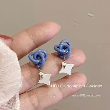 Нишевый стиль Летний Кабельный Узор Обвивающий Серебряный Гвоздь Комариная Спираль Клипса для Ушей A pair of stud earrings