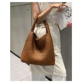 Нишевый стиль Ручная работа Большая вместимость Плетеная сумка Brown with silk scarf and small bag