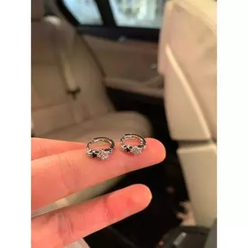 Нишевый стиль XINGX Sleep Стильные женские клипсы для ушей A pair of silver star earrings