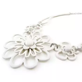 NOA [I9960] - Дизайнерское колье Ромашка белое