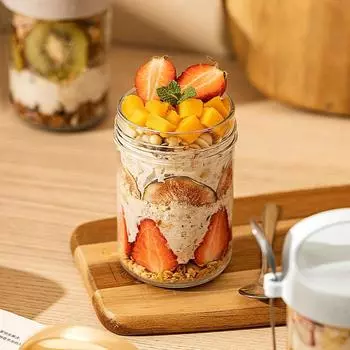 Ночная овсянка Портативный завтрак Йогурт Хранение с закрытой ложкой Еда на вынос Запечатанный салат Молоко Молочный коктейль Бутылка Овсянка 430ML белый