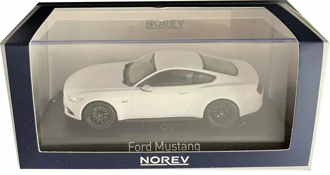 Norev Ford Mustang 2015 Белый 1/43 белый