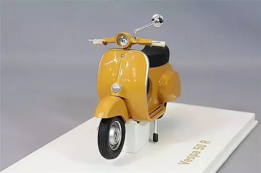 Norev Vespa 50R 1969 Positano Yellow 1/18