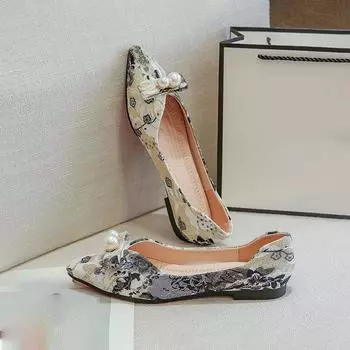 Ношение чонсама в сочетании с модными весенними туфлями на мягкой подошве, остроносыми ретро-туфлями, принтованными женскими туфлями на плоской подошве большого размера 33 чёрный