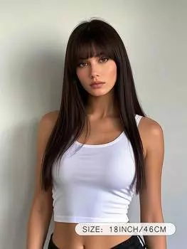 Носит длинный прямой парик с челкой и коричневый синтетический парик, подходящий для повседневного ношения женщинами и для работы в офисе.