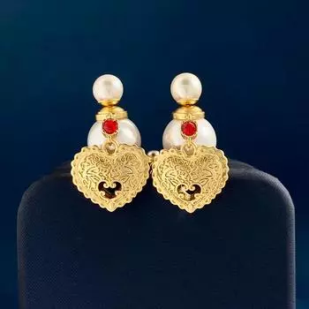 Носите большие и маленькие жемчужные серьги спереди и сзади, женские ретро-узорные резные серьги, полые серьги в форме любви, серьги, холодный ветер