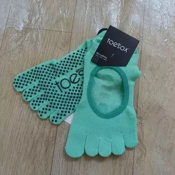 Носки для пилатеса и йоги Toesox, впитывающие пот хлопковые носки с пальцами, носки для йоги, профессиональные нескользящие износостойкие колготки для упражнений и танцев 16 S code