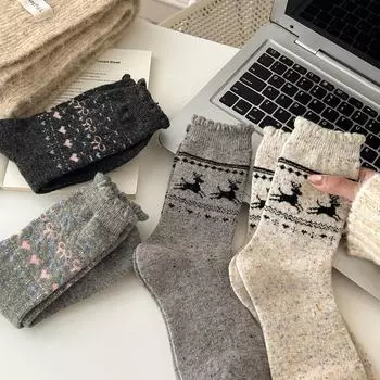 «Носки Fair Isle из шерсти лося — удобные зимние носки средней длины, в рождественском стиле с японским бантом» Deer, One Size чёрный