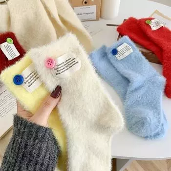 Носки с пуговицами и тканевой этикеткой из норки, женские осенне-зимние утолщенные теплые меховые носки, длинные, красные, ежемесячные носки average size