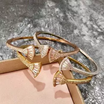 НОВИНКА IN2023 Горячая тенденция Вентиляторная лестница Квадратная дрель Маленькая юбка Открытый браслет Золото Розовое золото СереброПовседневная одежда, вечеринка, день рождения золотой